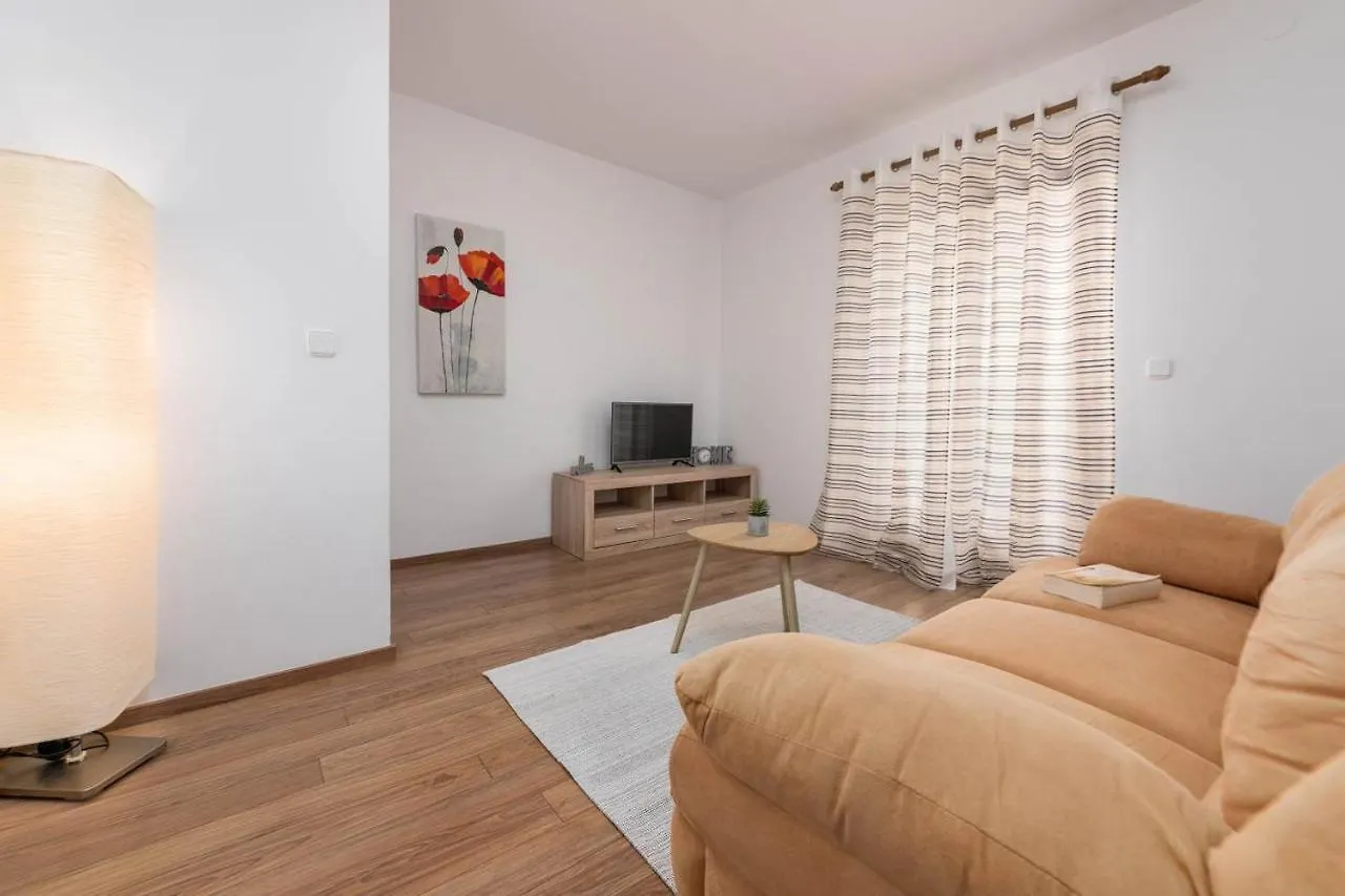 פורץ Apartments Saladinka