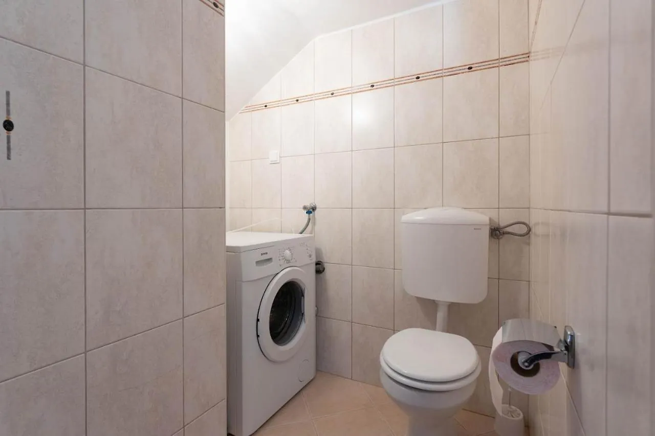 פורץ Apartments Saladinka