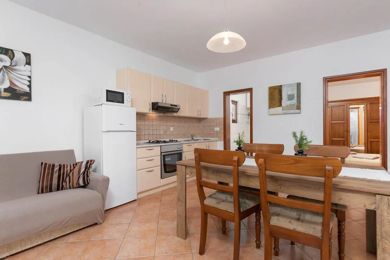 Apartments Saladinka Пореч 0*,